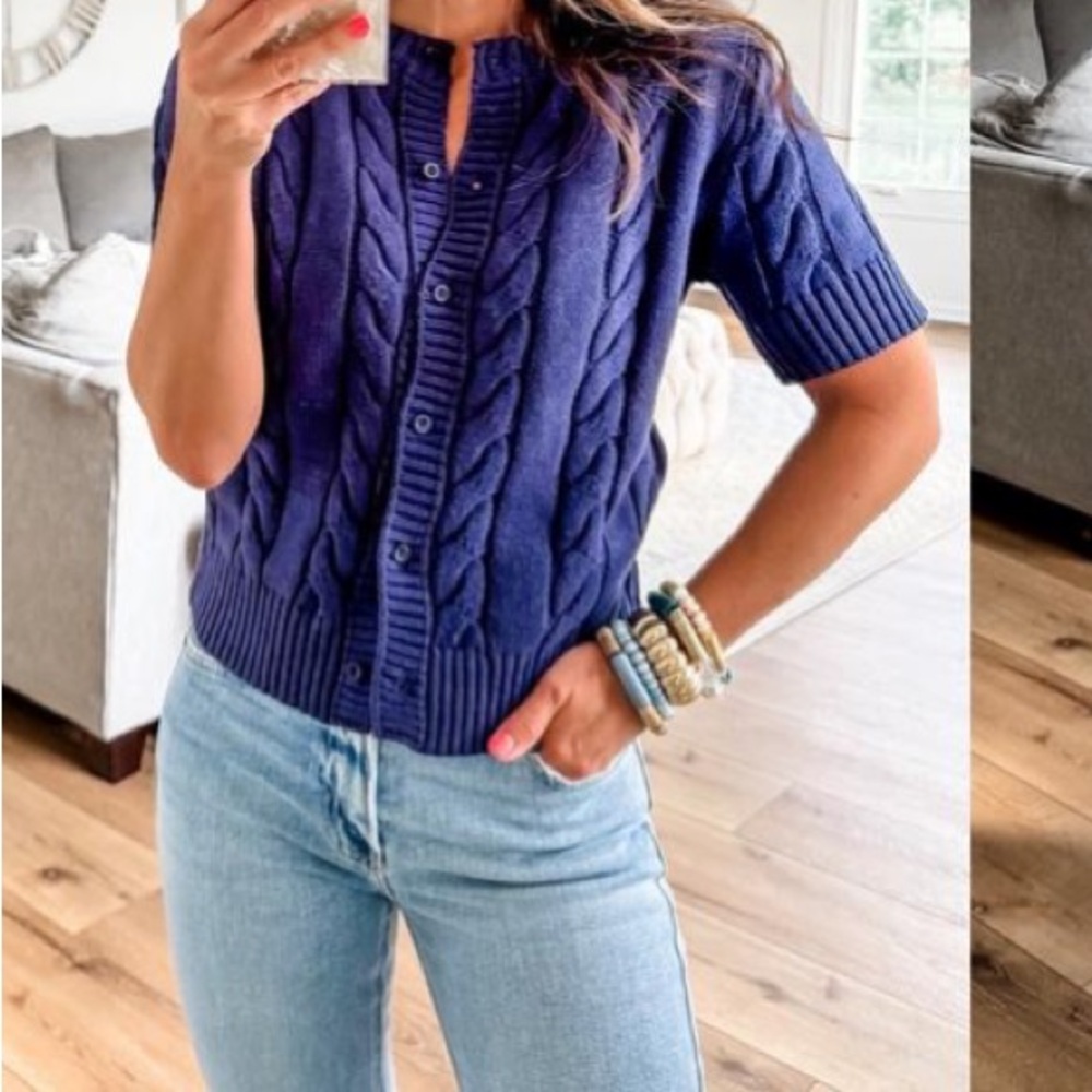 NWT ENTRO SHORT SLEEVE NAVY CARDIGAN🌸